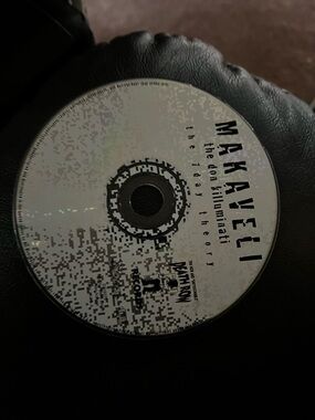 Makaveli The Don Killuminati: The 7 Day Theory - Silver CD